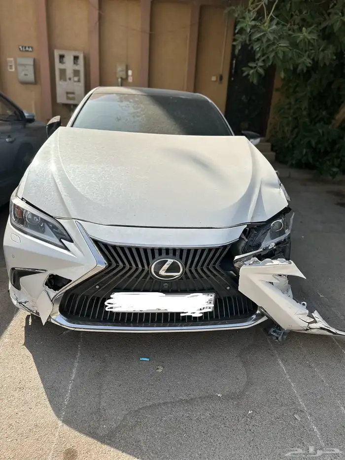 للبيع لكزس مصدوم موديل 2020 (( مباعه )) 0