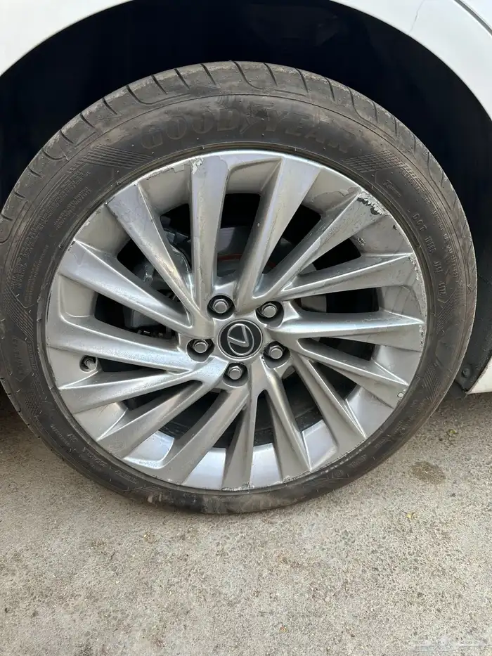 للبيع لكزس مصدوم موديل 2020 (( مباعه )) 17