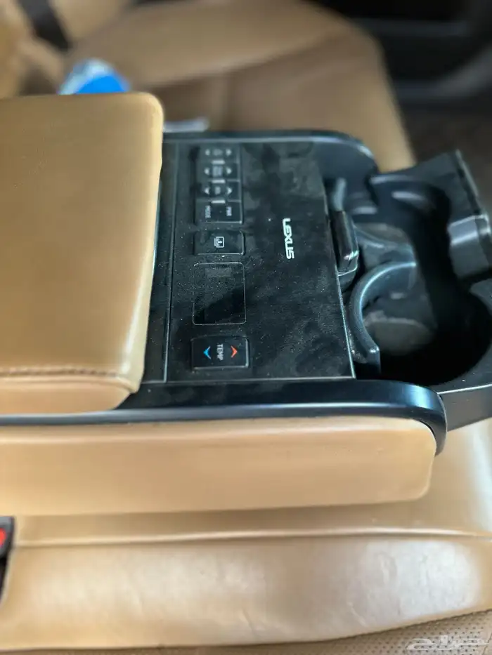 للبيع لكزس مصدوم موديل 2020 (( مباعه )) 15