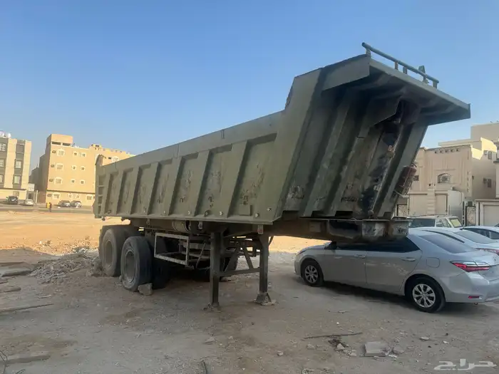 للبيع صندوق قلاب موديل 2010 حجم 22 متر محاور 16x2طن 0