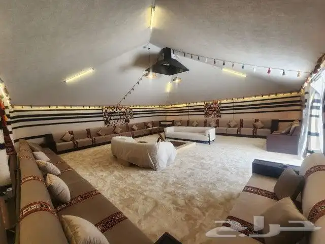 خيام ملكيه الصقور 1