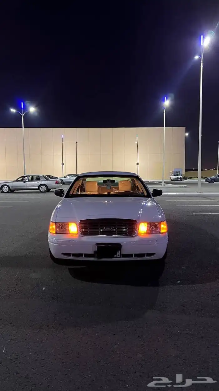 فورد 2011بوليسي مخزن ماشي 70 الف (تم البيع) 1