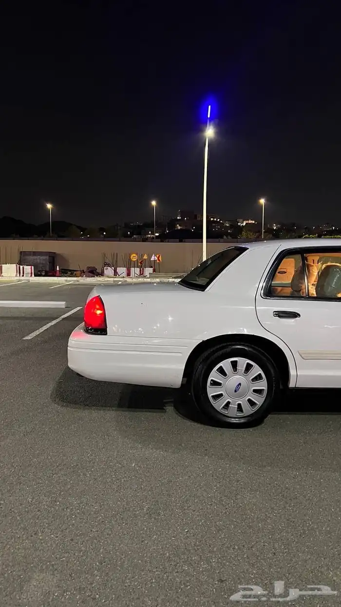 فورد 2011بوليسي مخزن ماشي 70 الف (تم البيع) 7