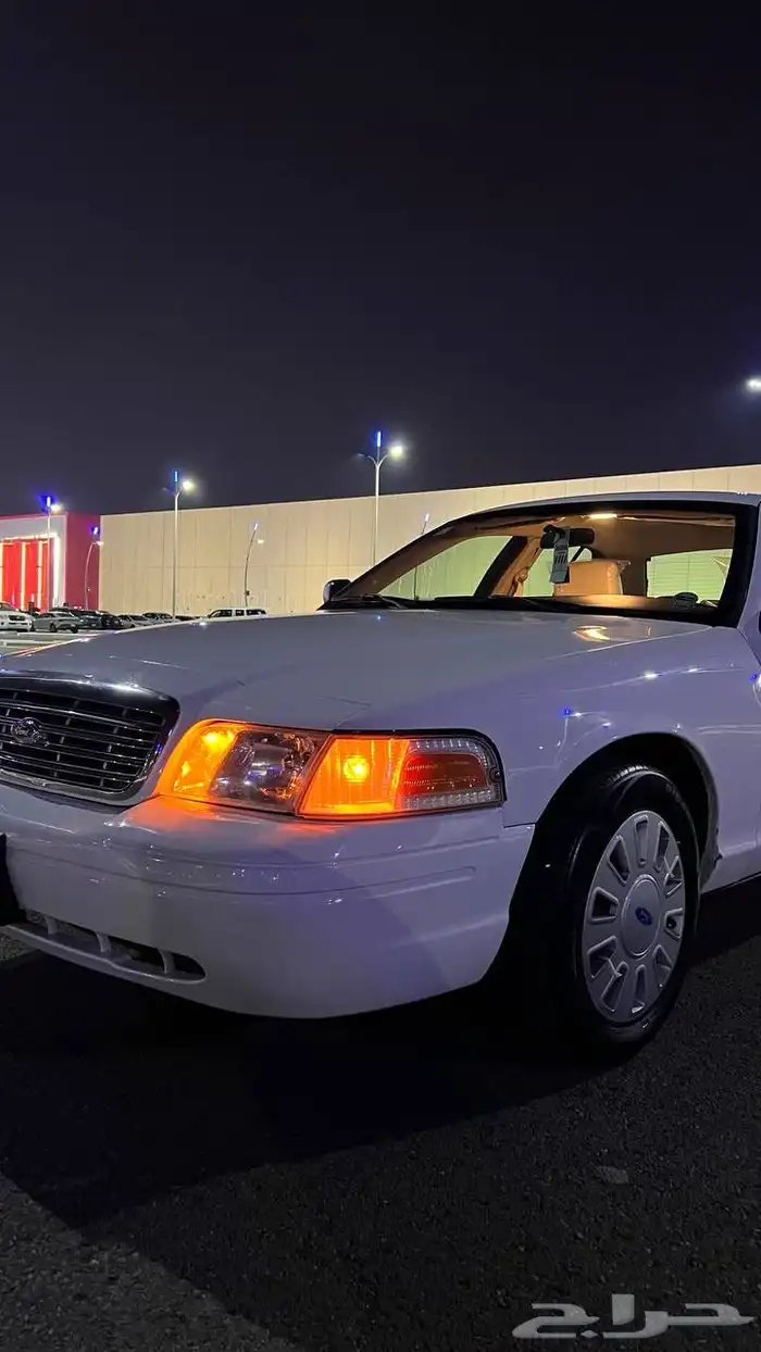 فورد 2011بوليسي مخزن ماشي 70 الف (تم البيع) 2