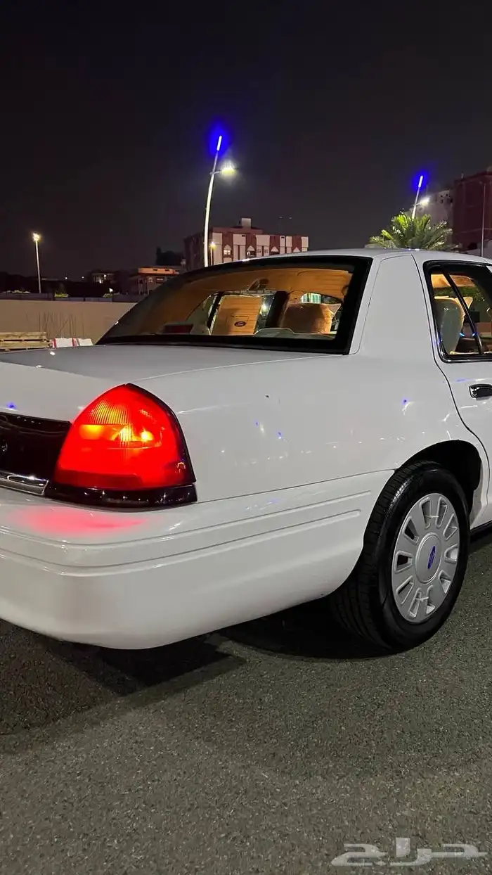 فورد 2011بوليسي مخزن ماشي 70 الف (تم البيع) 11