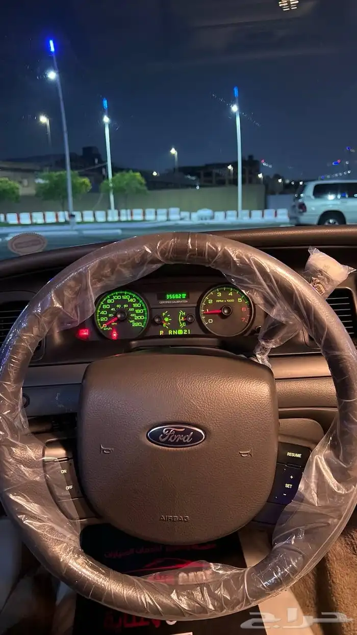 فورد 2011بوليسي مخزن ماشي 70 الف (تم البيع) 37
