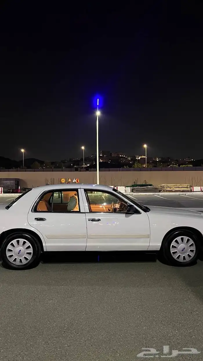 فورد 2011بوليسي مخزن ماشي 70 الف (تم البيع) 8