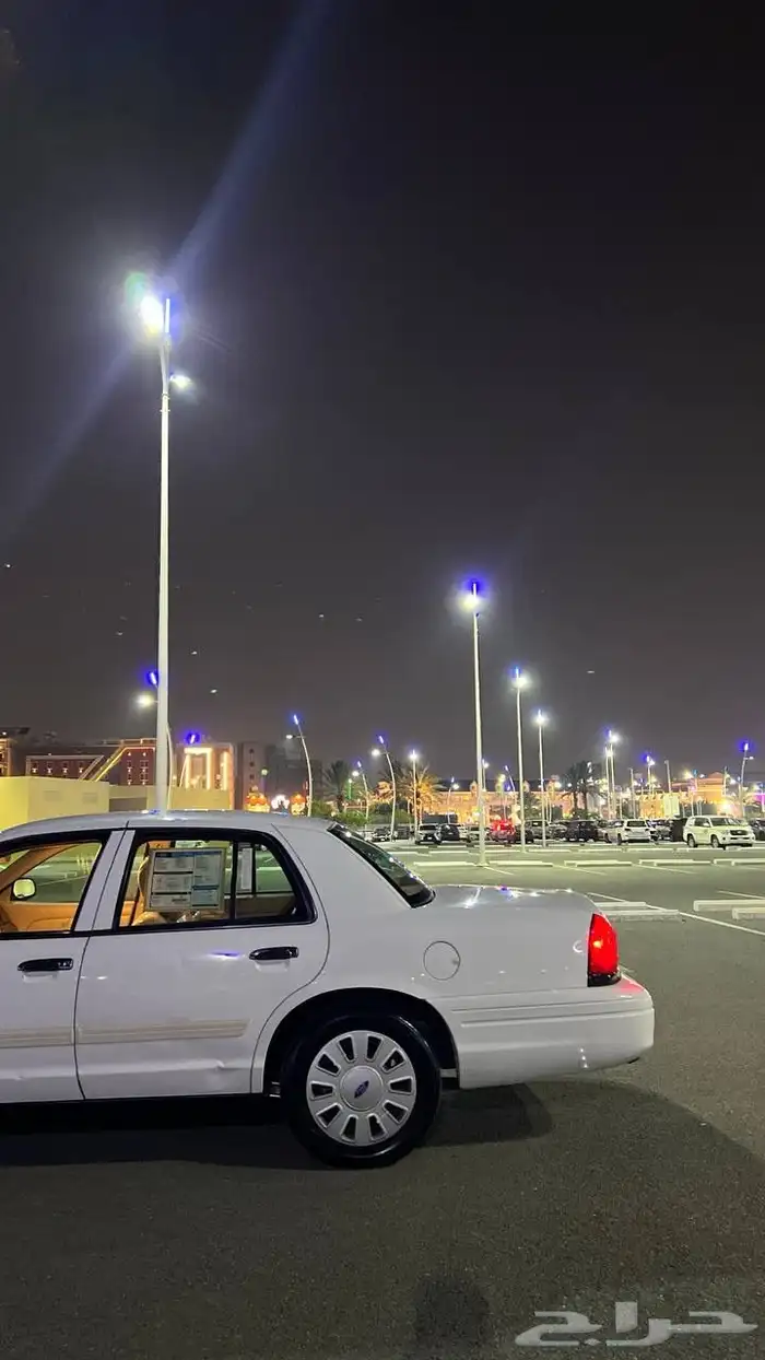 فورد 2011بوليسي مخزن ماشي 70 الف (تم البيع) 6