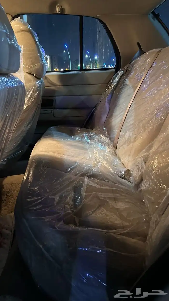 فورد 2011بوليسي مخزن ماشي 70 الف (تم البيع) 32