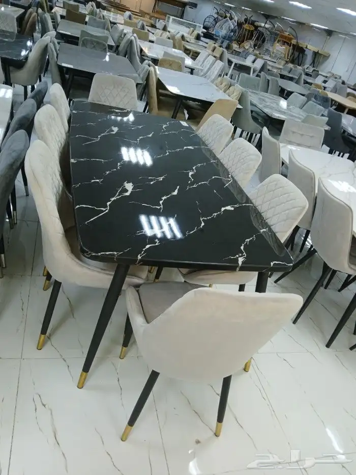 طاولات طعام متنوعه 10