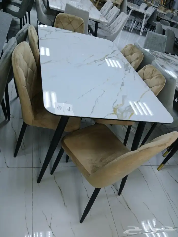 طاولات طعام متنوعه 14