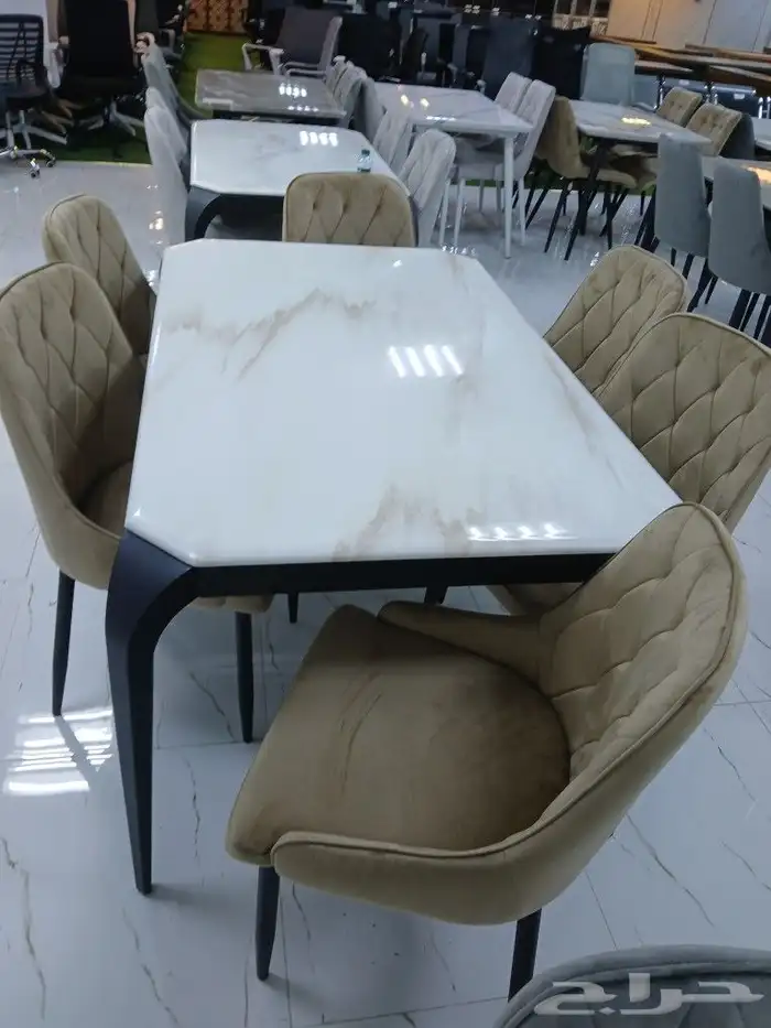 طاولات طعام متنوعه 1