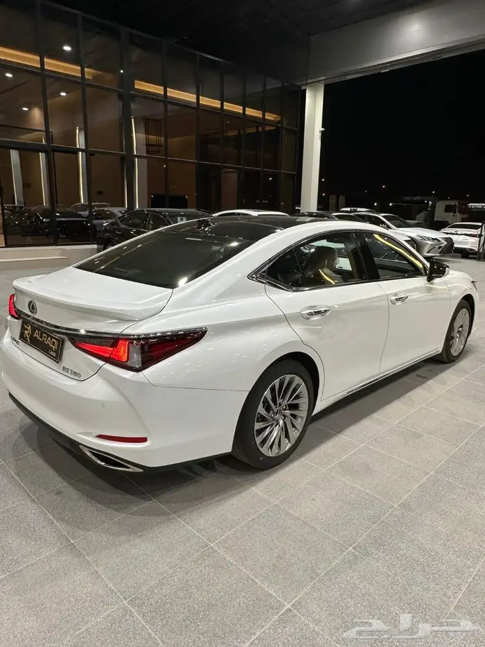 لكزس - ES350CC - بريمي - 2025- بسعر مغري 10