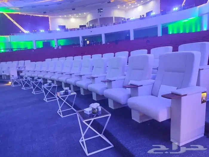 يوجد لدينا شاشات وجميع انواع الكراسي وكل ما يخص الحفل 4
