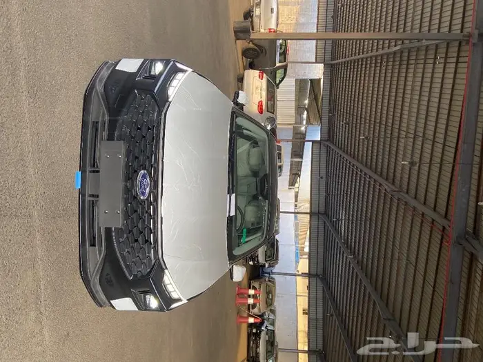 فورد تورس ترند 2025 اللون اسود 4