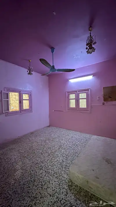 موقع رائع في السداد عليه مبنى فيلا قديمه 360م شارع 15 12