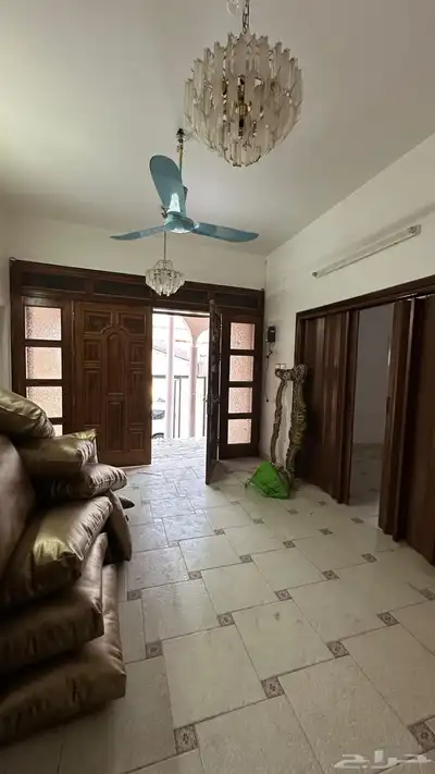 موقع رائع في السداد عليه مبنى فيلا قديمه 360م شارع 15 14