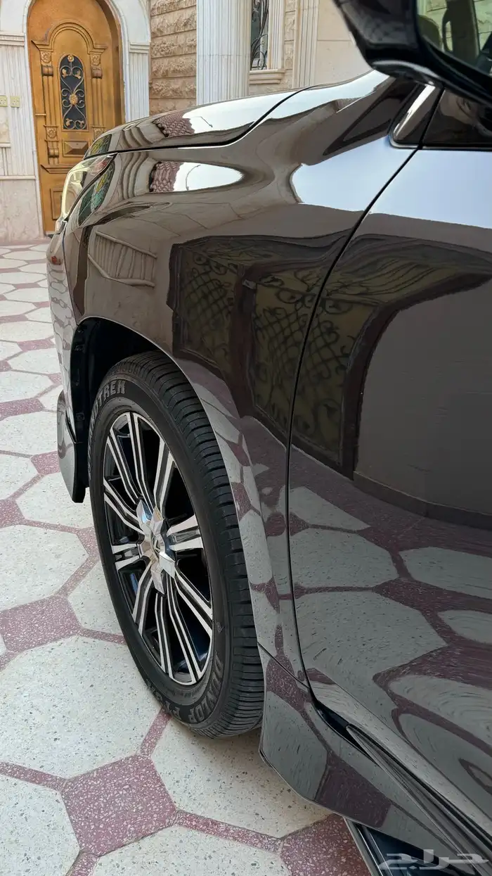 تم البيع تم البيع جيب لكزس 2018 LX 570 3