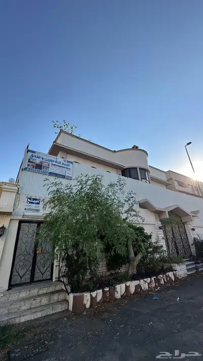 موقع رائع في السداد عليه مبنى فيلا قديمه 360م شارع 15 5
