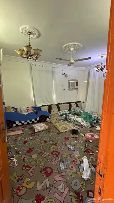 موقع رائع في السداد عليه مبنى فيلا قديمه 360م شارع 15 23