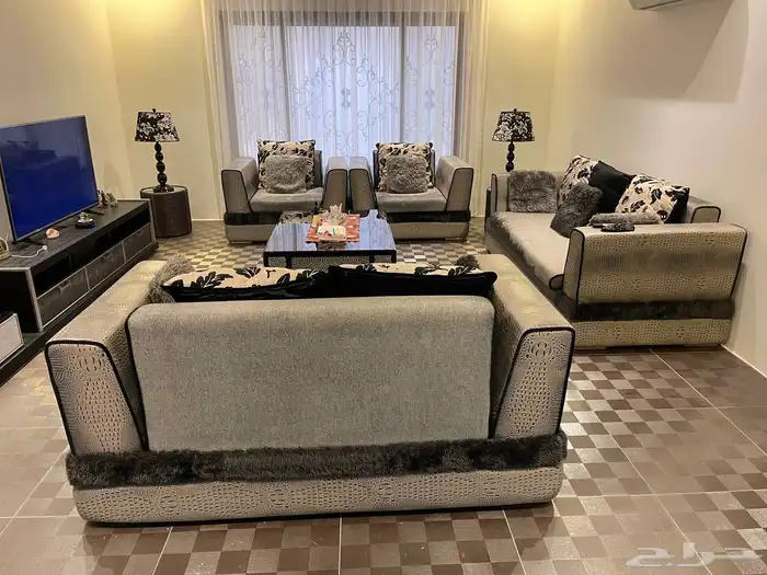 طقم كنب موديرن جلد   قماش بحالة جيدة 1