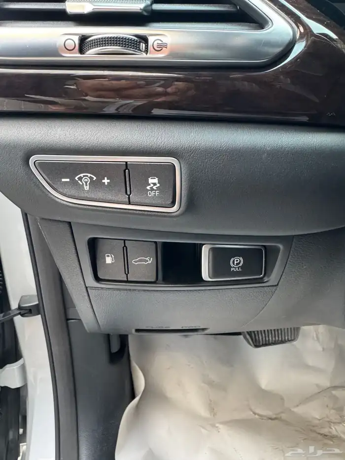 للبيع العاجل Genesis G90 16