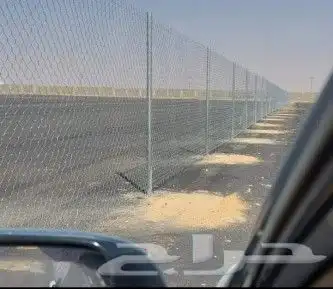 نقوم بتوريد وتركيب جميع انواع الشبوك والامظلات الحكومية والز 4