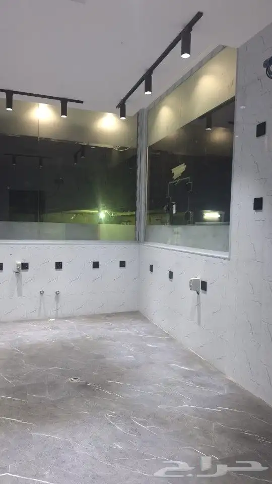 كشك للبيع 3 4 3