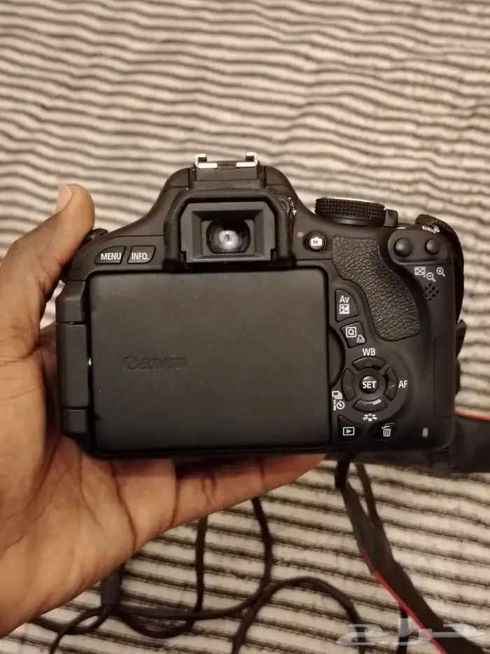كاميرا كانون 700d نظيفه شبه جديده استعمال شخصي 4