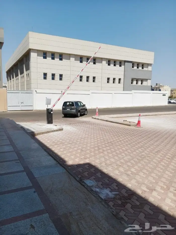 بوابات دخول وخروج السيارات والتحكم في المواقف 5