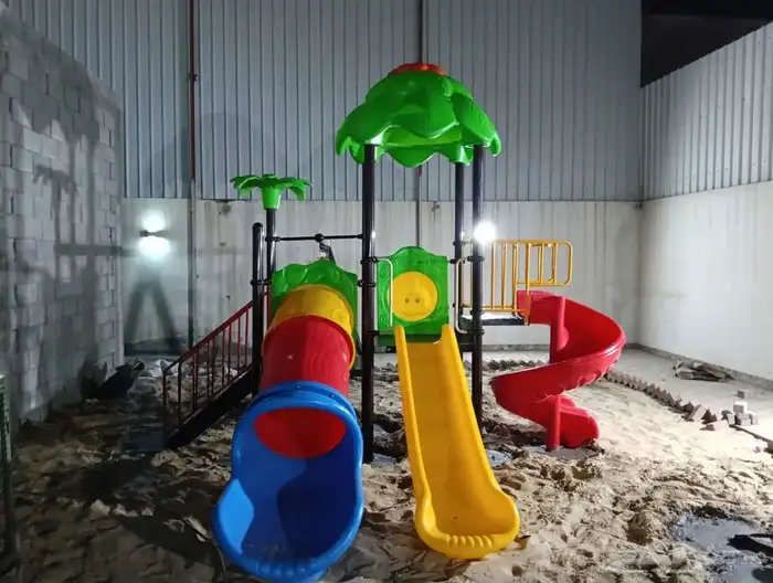 جيمع مستلزمات الحدايق من واعمدة اناره والديكوريه ومجسمات 3