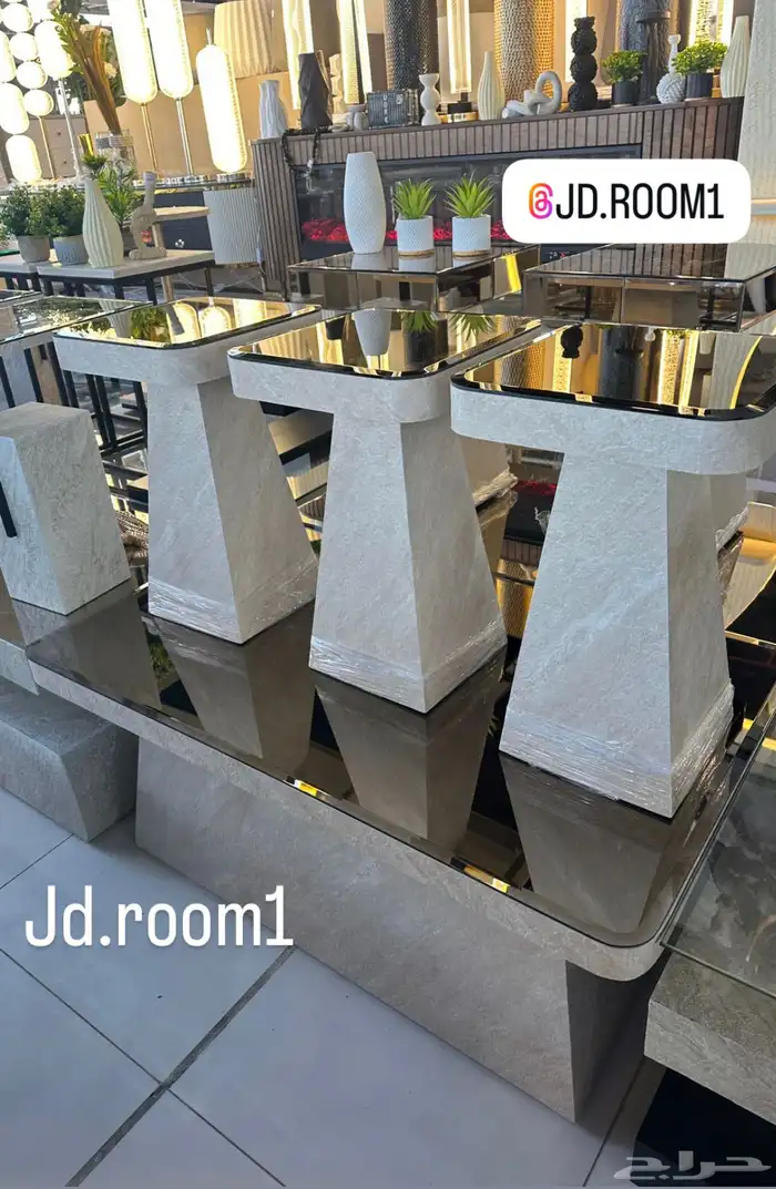 طاولات مرايا و زجاج 14