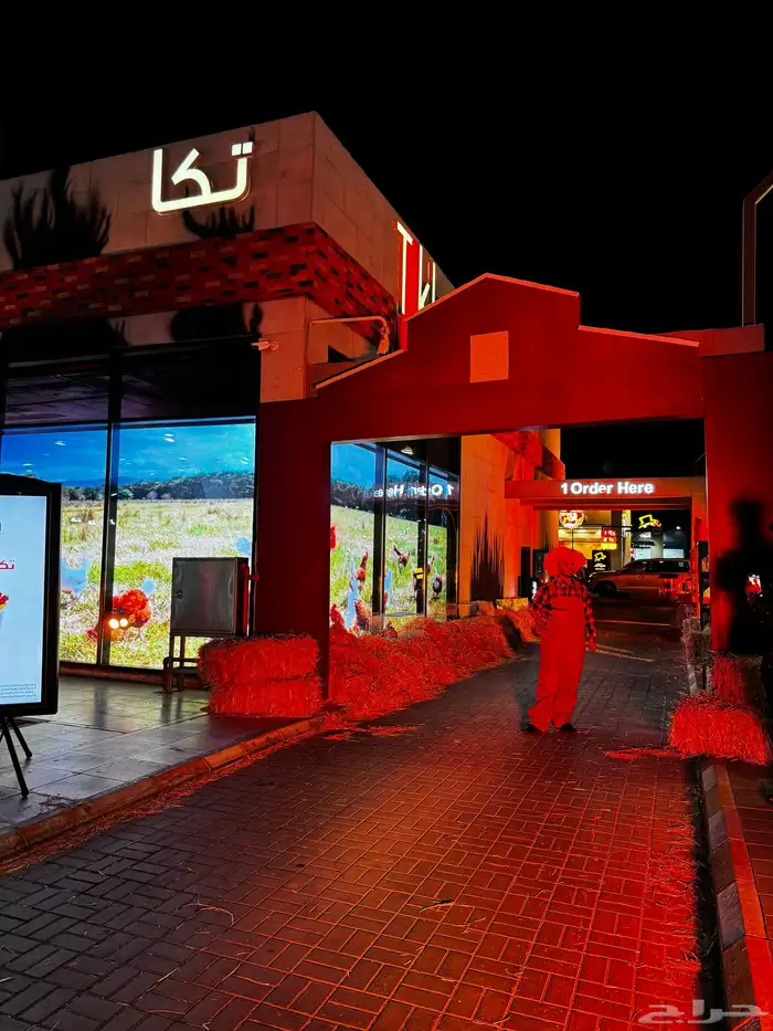 تاجير اجهزة اضاءات وشاشات عرض للمحلات التجارية 3