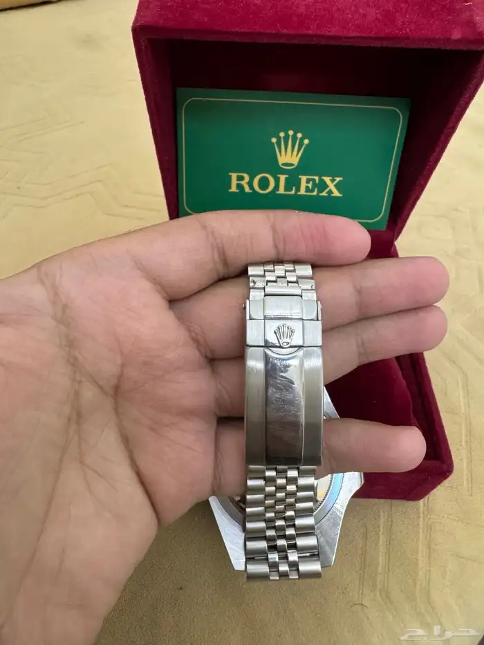 ساعة رولكس مطابقة للأصل نادرة الاستخدام 4