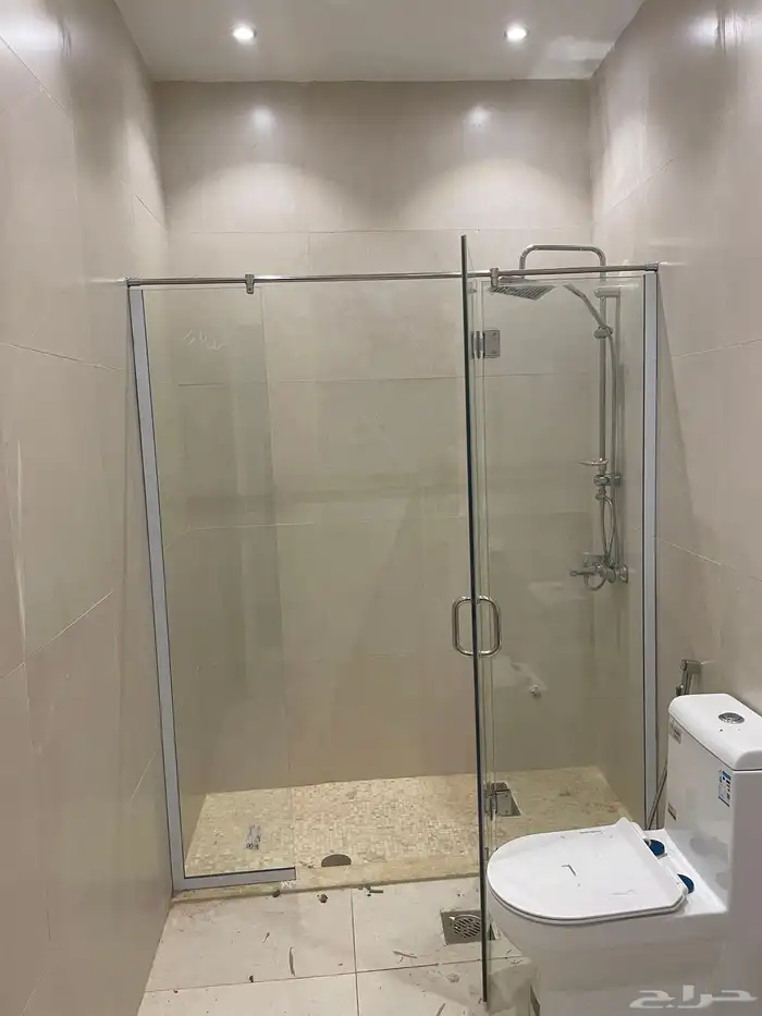 زجاج سيكوريت ومرايا 10