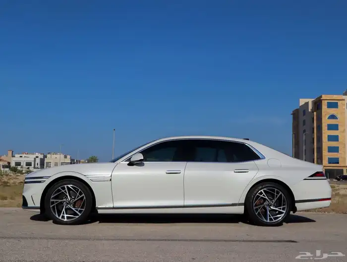 جنيسيس Genesis Royal AWD G90 12
