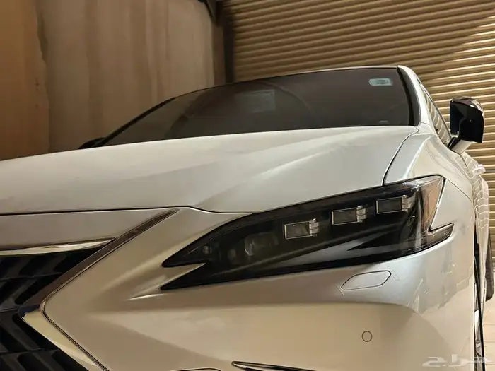شمعات ثلاثه عدسات لكزس ES 2022-2024 2