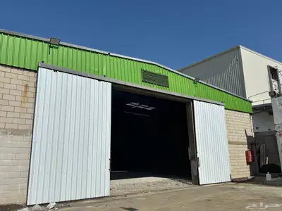 مستودع بمبنى إداري للايجار بحي النخيل 0