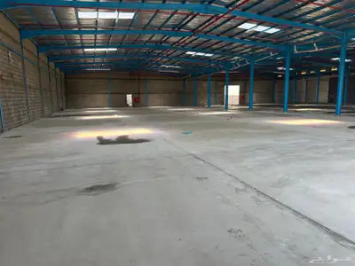 مستودع بمبنى إداري للايجار بحي النخيل 8