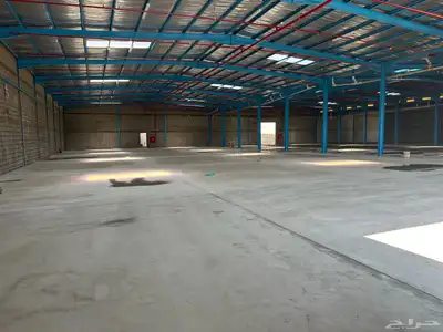 مستودع بمبنى إداري للايجار بحي النخيل 7