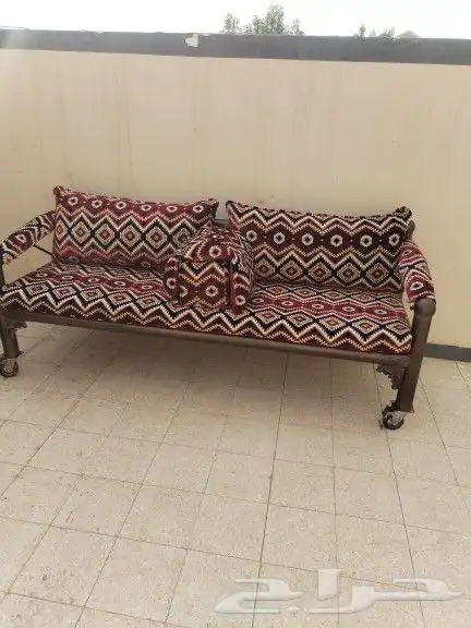 كراسي حديد 1