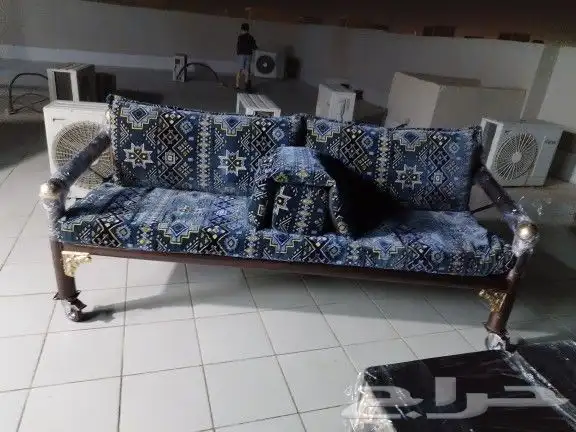 كراسي حديد 3