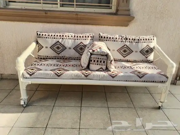 كراسي حديد 2