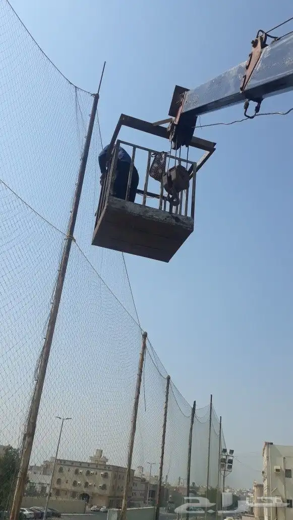 تركيب شبك الملاعب للحمايه 2