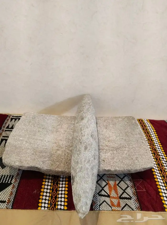 رحا. طاحونه. حجر . قديم.تراث.منوعات. انتيك.مسجل.سياره.متحف. 1