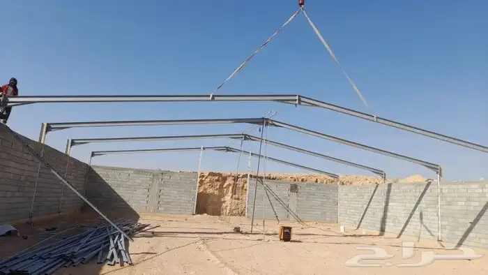 تسوير المزارع والأراضي البيضاء وتركيب شبوك الملاعب وتركيب ال 18