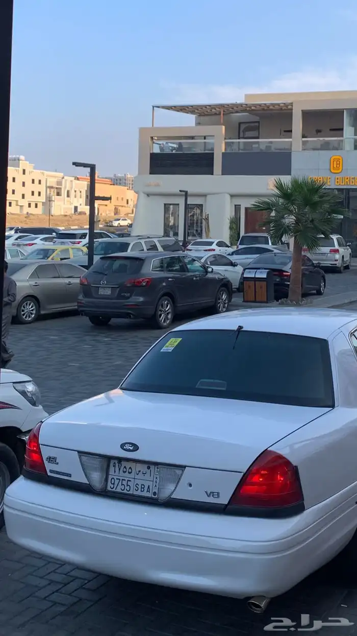 علامة شبك وشنطة فورد فكتوريا 2