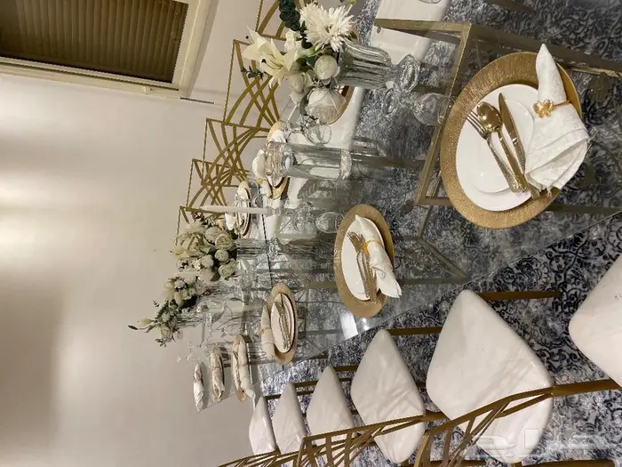 طاولة طعام للإيجار 2