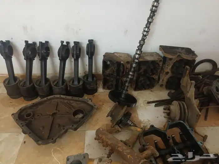 قطع غيار معدات ثقيله تشليح للبيع 3