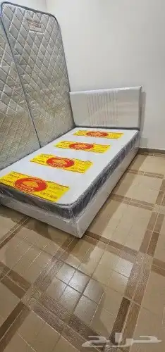 متوفر لدينا مراتب طبيه ممتاز مقاس 180 200  ومقاس 200 200  و 6